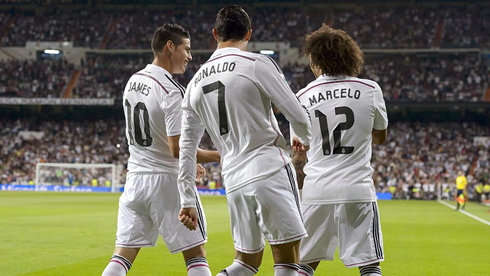 James Rodríguez teaching Cristiano Ronaldo and Marcelo how to dance in a goal celebration