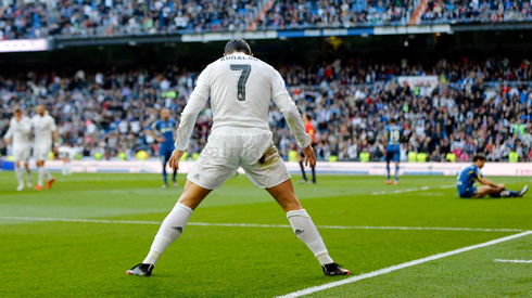 Cristiano Ronaldo does his jump and landing goal celebration in Real Madrid 4-1 Getafe