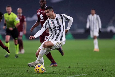 Cristiano Ronaldo stepovers in Juventus vs Torino for the Serie A