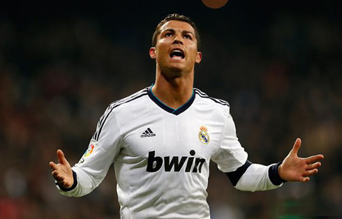 Cristiano new haircut and hair style in 2013, during a game for Real Madrid