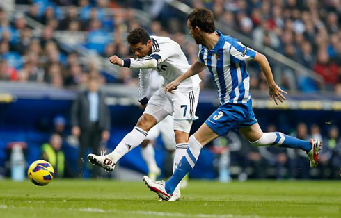 Cristiano Ronaldo powerful right foot strike, in Real Madrid vs Real Sociedad, for La Liga 2013