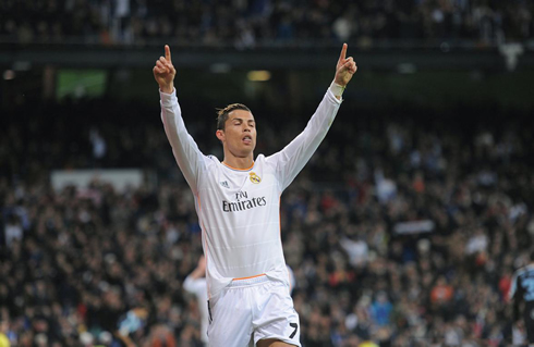 Cristiano Ronaldo dedicating his goal to Eusébio, in Real Madrid 3-0 Celta Vigo