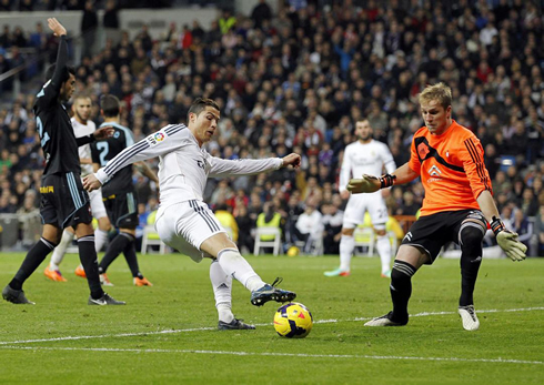 Cristiano Ronaldo right-foot shot, in Real Madrid vs Celta Vigo, for La Liga in 2014