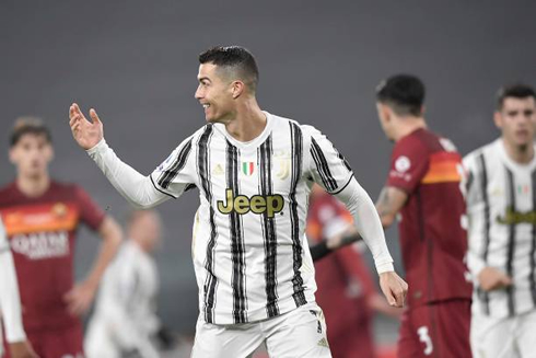 Cristiano Ronaldo scores the opener in Juventus 2-0 AS Roma, in 2021