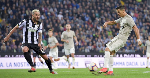 Cristiano Ronaldo scores Juventus second goal in the game against Udinese