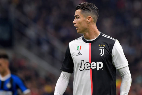 Cristiano Ronaldo wearing Juventus shirt in 2019-2020