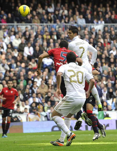 Cristiano Ronaldo heading the ball to Osasuna goal