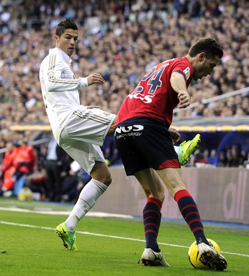 Cristiano Ronaldo in a defensive stance