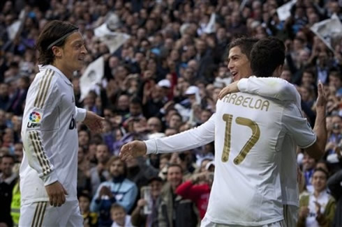 Cristiano Ronaldo hugging Arbeloa and waiting for Ozil