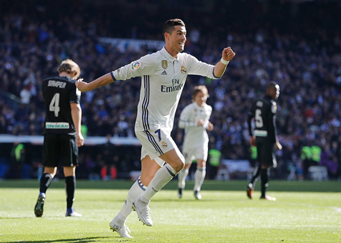 Cristiano Ronaldo running happy to celebrate his goal in the Bernabéu