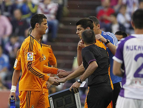Cristiano Ronaldo gets substituted for Morata, in Valladolid vs Real Madrid for La Liga 2014