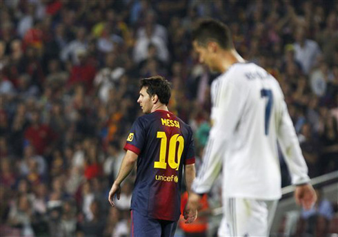 Cristiano Ronaldo and Lionel Messi away from the action in Barcelona vs Real Madrid, for La Liga 2012-2013