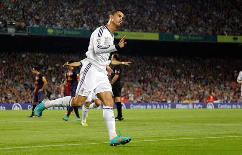 Cristiano Ronaldo goal celebration in Barcelona 2-2 Real Madrid, for La Liga 2012-2013