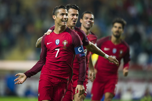 Cristiano Ronaldo and José Fonte smiling after another Portugal goal