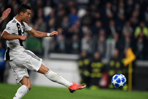 Cristiano Ronaldo first-time finish goal in Juventus 1-2 Manchester United