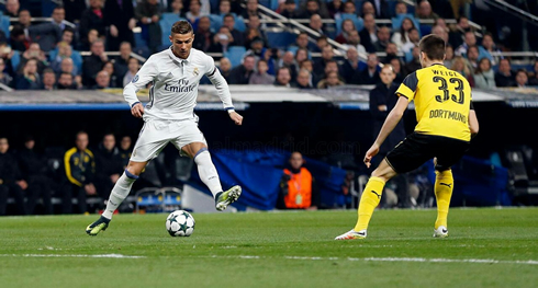Cristiano Ronaldo doing his stepovers in Real Madrid 2-2 Borussia Dortmund