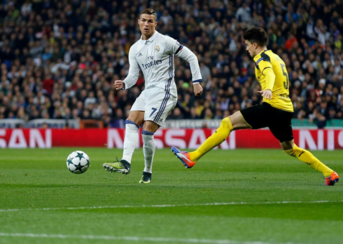 Cristiano Ronaldo passing the ball to his right, in Real Madrid vs Borussia Dortmund for the UEFA Champions League in 2016
