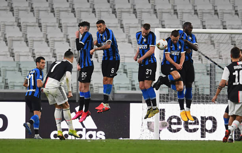 Cristiano Ronaldo taking a free-kick in Juventus 2-0 Inter, in the Serie A 2020