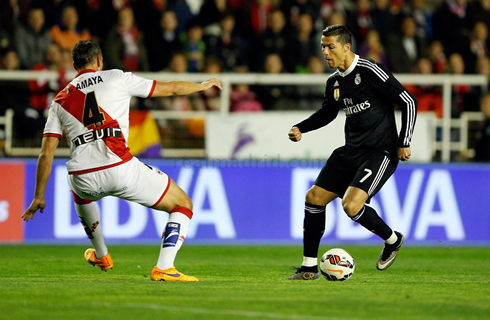 Cristiano Ronaldo switching his running direction to get past a defender