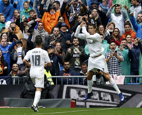 Cristiano Ronaldo right before landing from his celebration jump at the Bernabéu