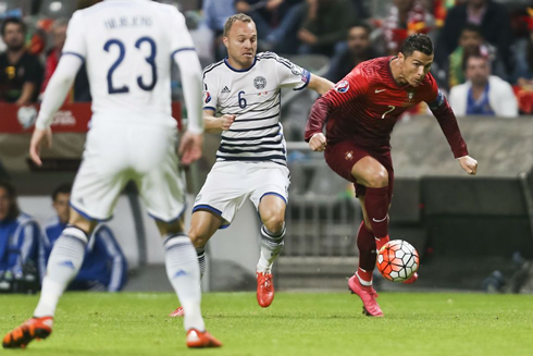 Cristiano Ronaldo right-foot touch as he struggles to keep his balance