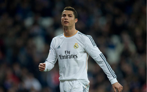 Cristiano Ronaldo walking with style, in Real Madrid 2014
