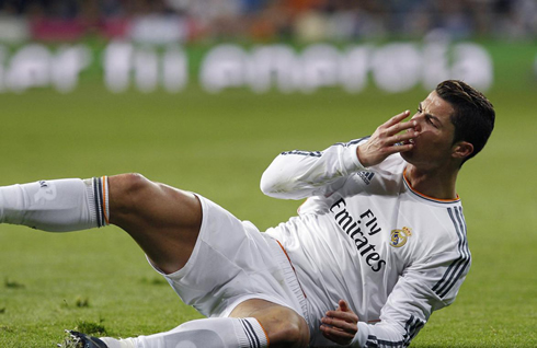 Cristiano Ronaldo facemask gesture