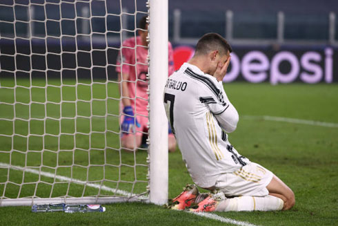 Cristiano Ronaldo not believing Juventus missed another big chance to score