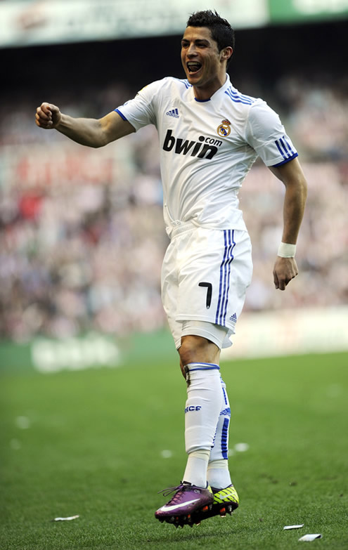 Cristiano Ronaldo celebrates goal dancing