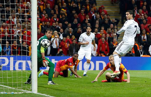 Cristiano Ronaldo opening goal in Galatasaray 3-2 Real Madrid, for the UEFA Champions League 2013