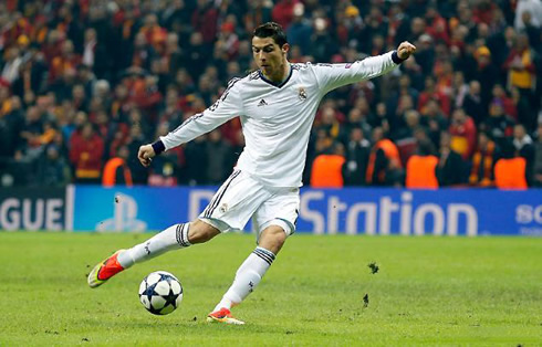 Cristiano Ronaldo long range shot in Galatasaray 3-2 Real Madrid, in the Champions League quarter-finals second leg in the Turk Telekom Arena, in 2013