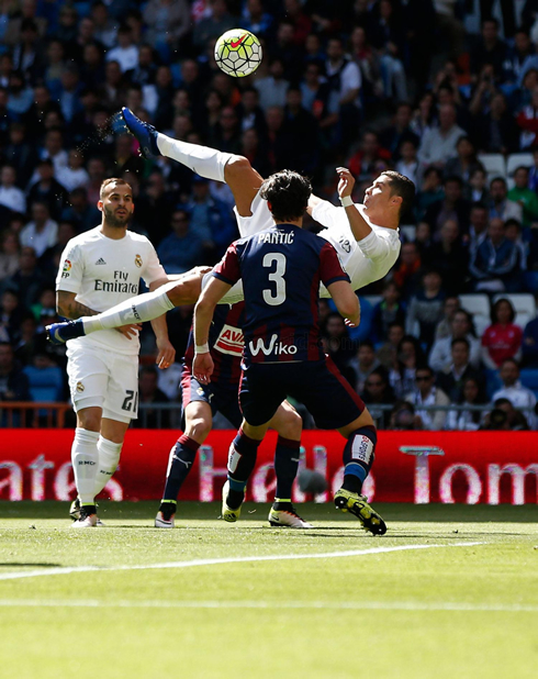 Cristiano Ronaldo bicycle-kick attempt, in Real Madrid 4-0 Eibar in 2016
