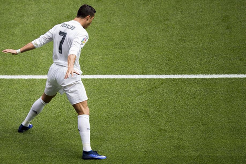 Cristiano Ronaldo goal celebration gesture, in Real Madrid 2016