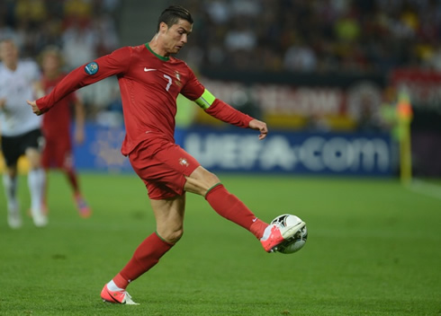 Cristiano Ronaldo receiving the ball with his right foot, in Portugal vs Germany, EURO 2012