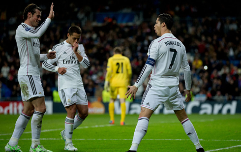 Cristiano Ronaldo celebrates Real Madrid goal with Gareth Bale and Chicharito