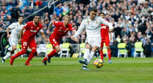Cristiano Ronaldo converts a penalty-kick in Real Madrid vs Sevilla in La Liga 2017-18