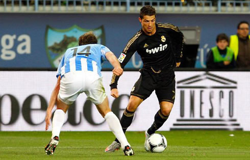 Cristiano Ronaldo body dribble in Real Madrid 2011/2012