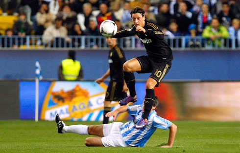Mesut Ozil perfect ball control in Real Madrid 2011-2012