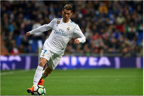 Cristiano Ronaldo moving the ball forward at the Bernabéu in 2018