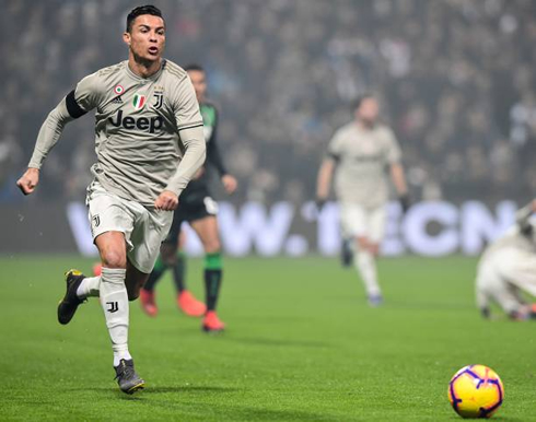 Cristiano Ronaldo chasing the ball in Sassuolo 0-3 Juventus