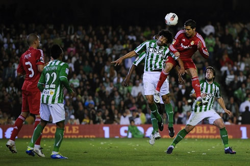 Cristiano Ronaldo jumping more than everyone and heading the ball completely in the air