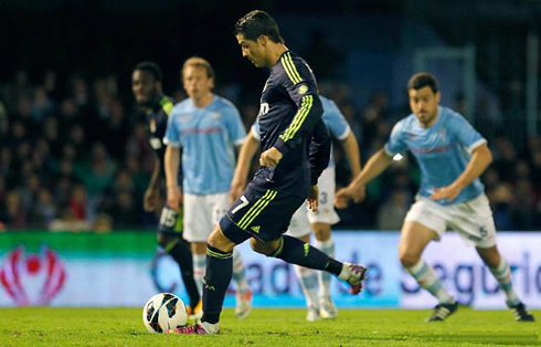 Cristiano Ronaldo scoring for Real Madrid from the penalty-kick spot, in Celta 1-2 Real Madrid, in 2013