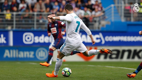 Cristiano Ronaldo scores the first goal in Eibar 1-2 Real Madrid in 2018