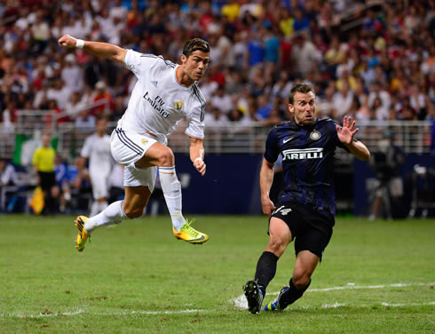 Cristiano Ronaldo superb goal in Real Madrid 3-0 Inter Milan, in 2013-2014