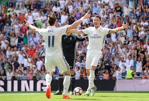 Gareth Bale and Cristiano Ronaldo celebrate Real Madrid first goal against Osasuna, in La Liga 2016-17