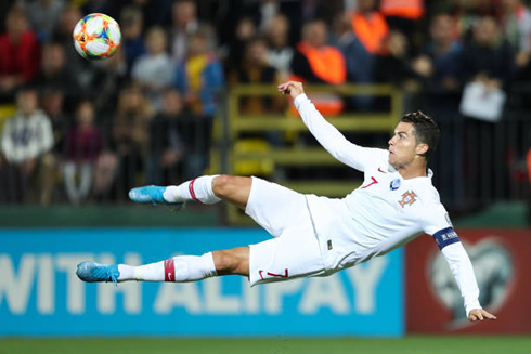 Cristiano Ronaldo attempts an acrobatic shot in Lithuania 1-5 Portugal