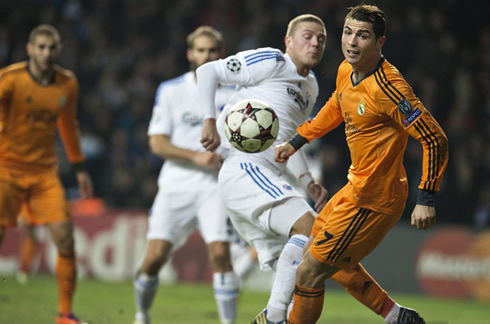 Cristiano Ronaldo powerless as he sees the ball escaping from him