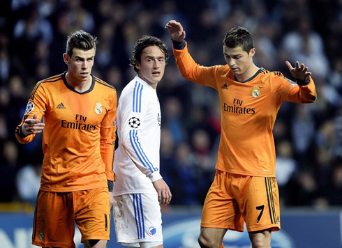 Cristiano Ronaldo and Gareth Bale, in a Real Madrid game for the UEFA Champions League 2013-2014