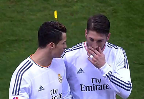 Cristiano Ronaldo being hit with a lighter in the head, in Atletico Madrid vs Real Madrid