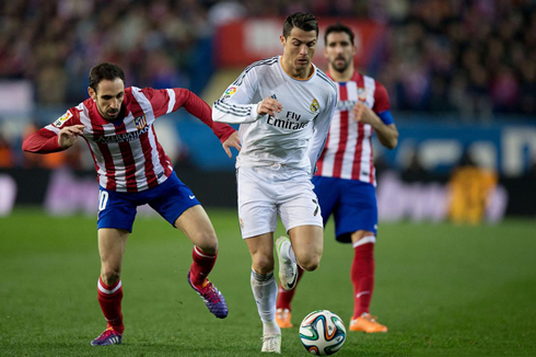 Cristiano Ronaldo getting past Juanfran, in Atletico Madrid vs Real Madrid